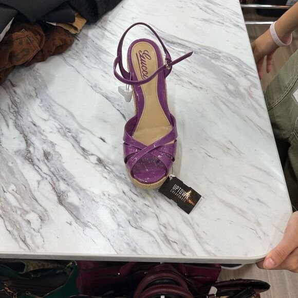 Gucci Glossy Purple Sandals - Picture 5 of 6